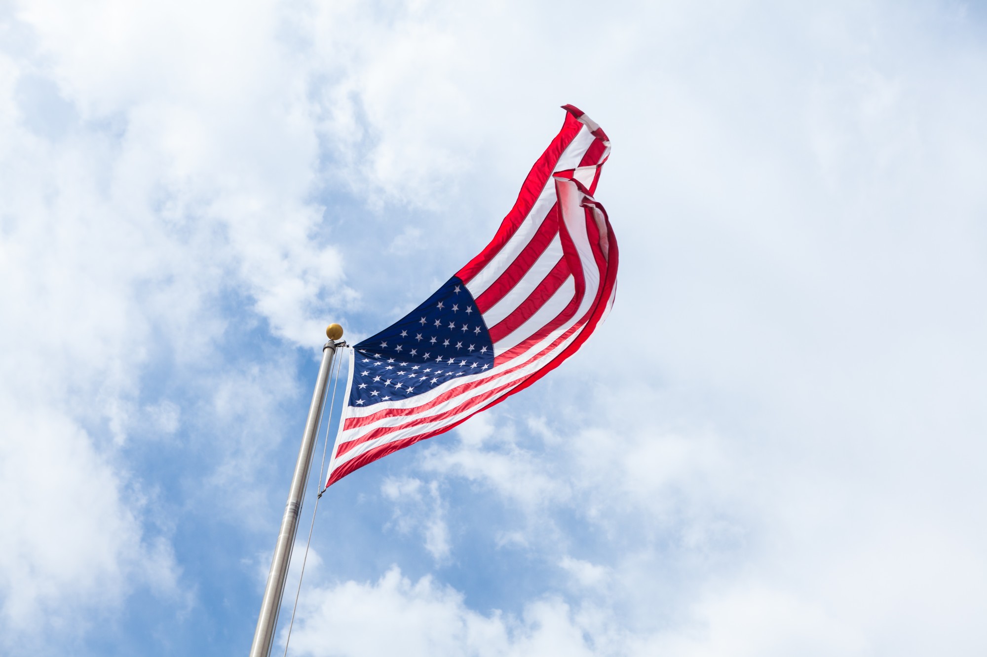 Tips For Selecting The Best Flag Poles